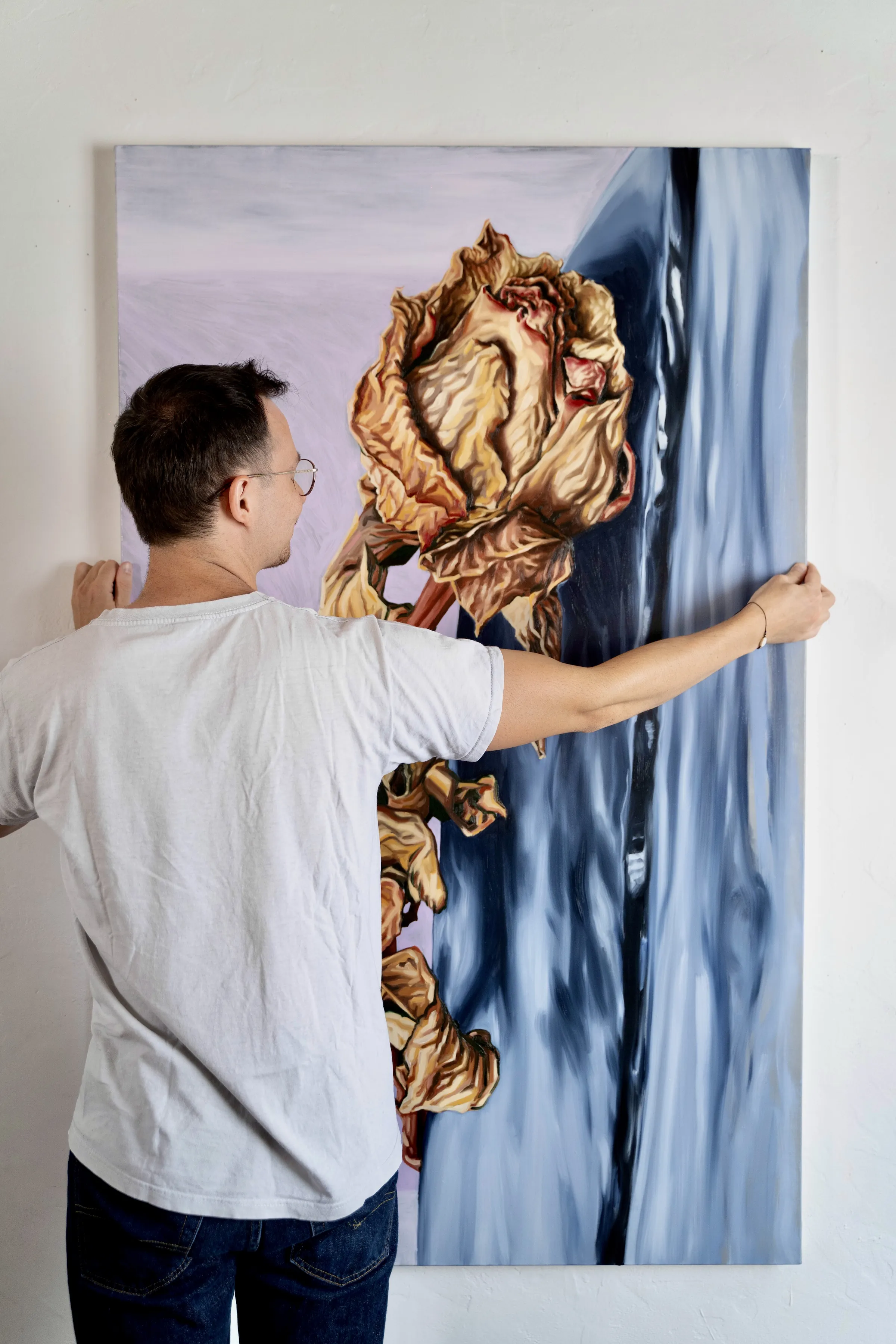 Vue d'atelier "Rose funéraire" — Huile sur toile
148 x 91 cm 
2025